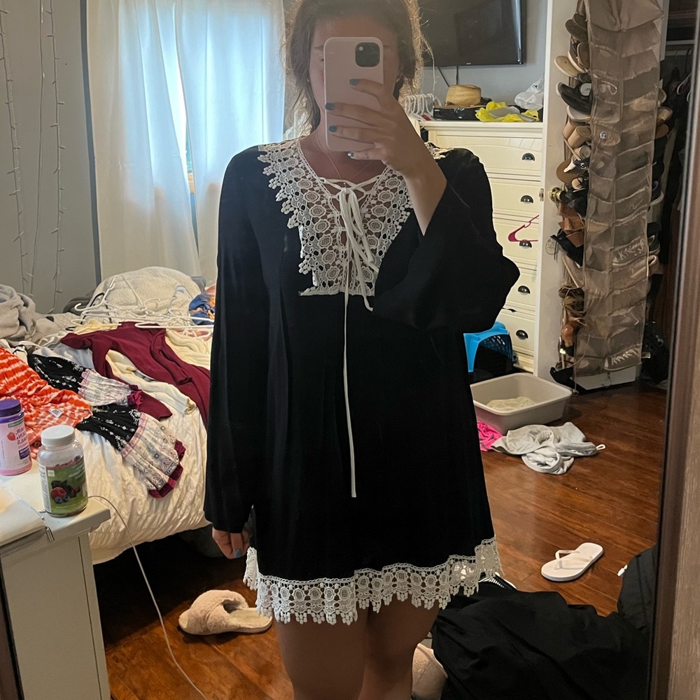 Short black and white dress